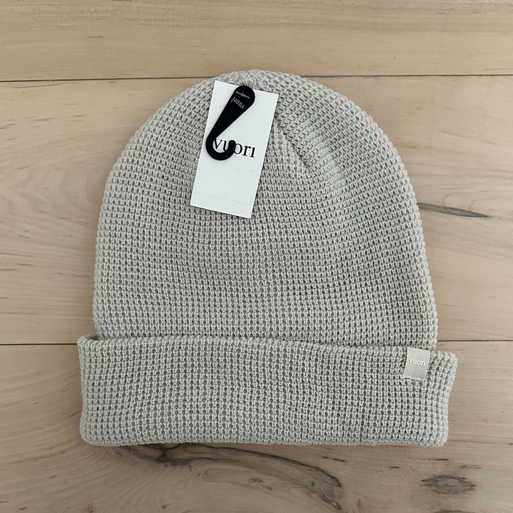 [NWT] Vuori Alpine Waffle Beanie in Salt (One-Size/Unisex)